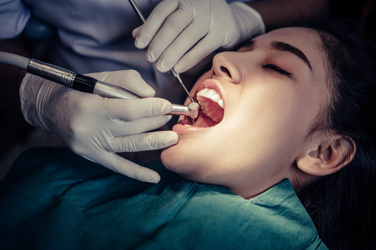 dentists-treat-patients-teeth (1)